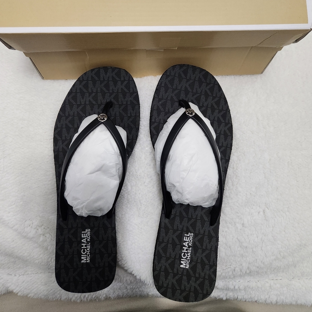 Michael kors flip flop